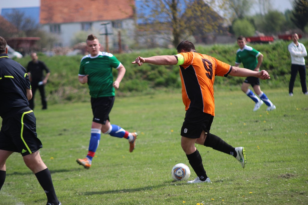 Klasa B: Czarni - 	Transportowiec 2:3