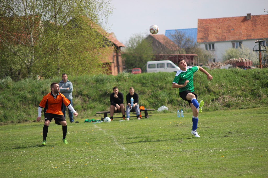 Klasa B: Czarni - 	Transportowiec 2:3