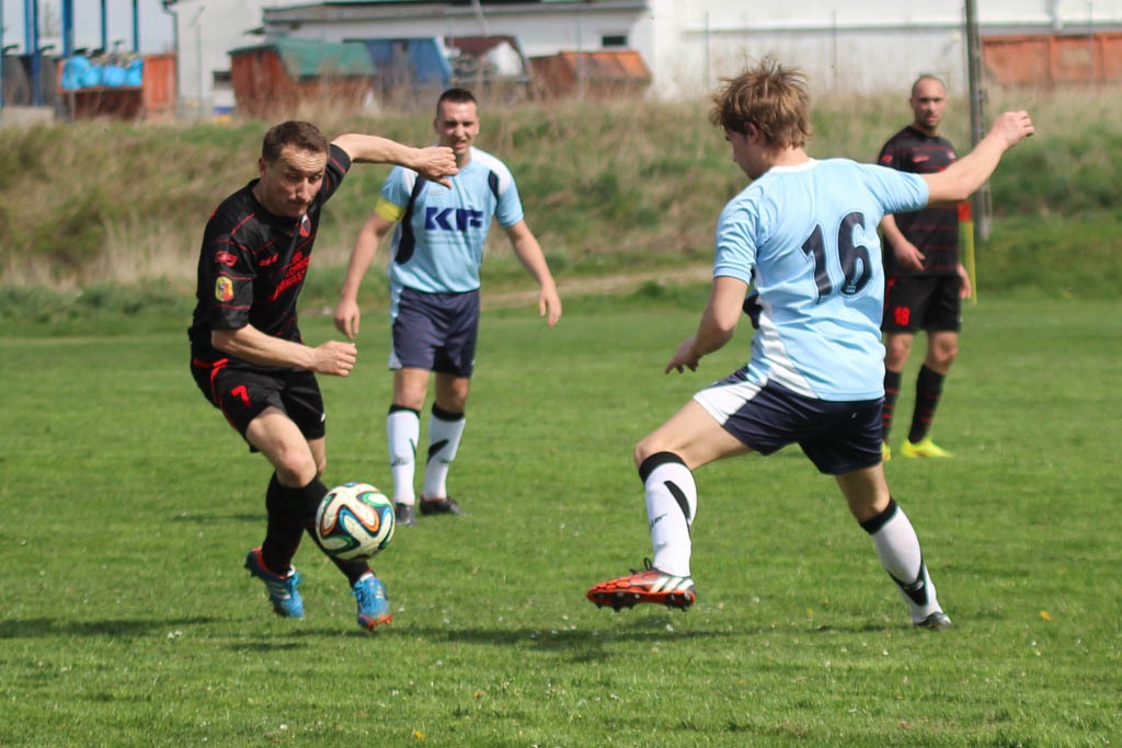 Klasa A: Błękitni - Grom 0:5 (0:1)