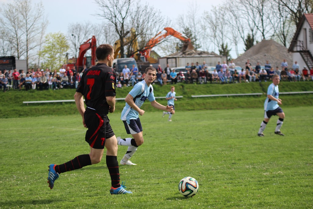 Klasa A: Błękitni - Grom 0:5 (0:1)