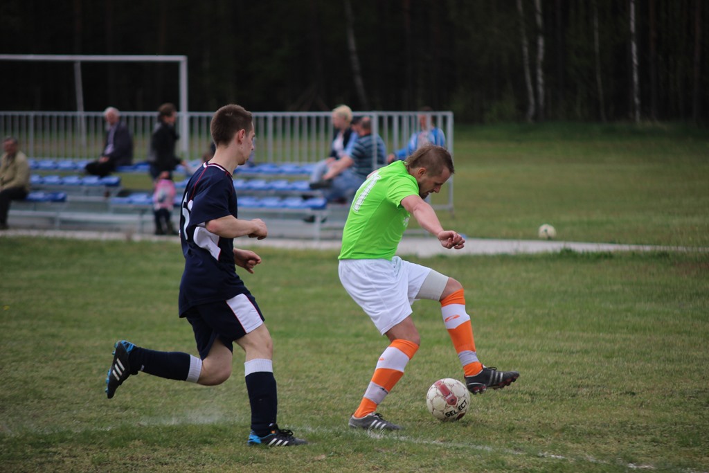 Klasa B: Ikar - Korona 3:0 (1:0)