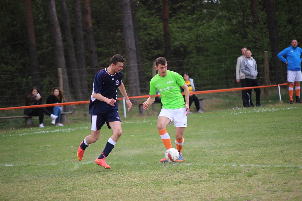 Klasa B: Ikar - Korona 3:0 (1:0)
