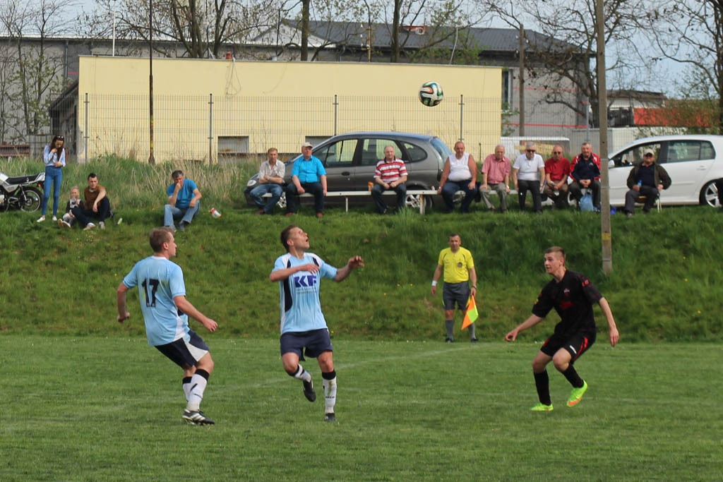 Klasa A: Błękitni - Grom 0:5 (0:1)