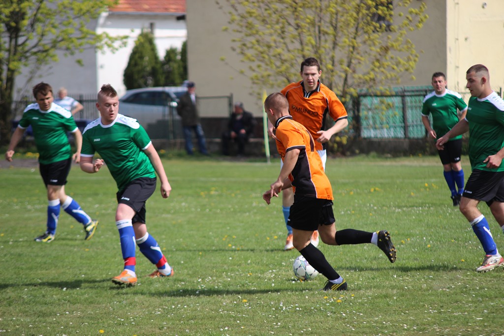 Klasa B: Czarni - 	Transportowiec 2:3