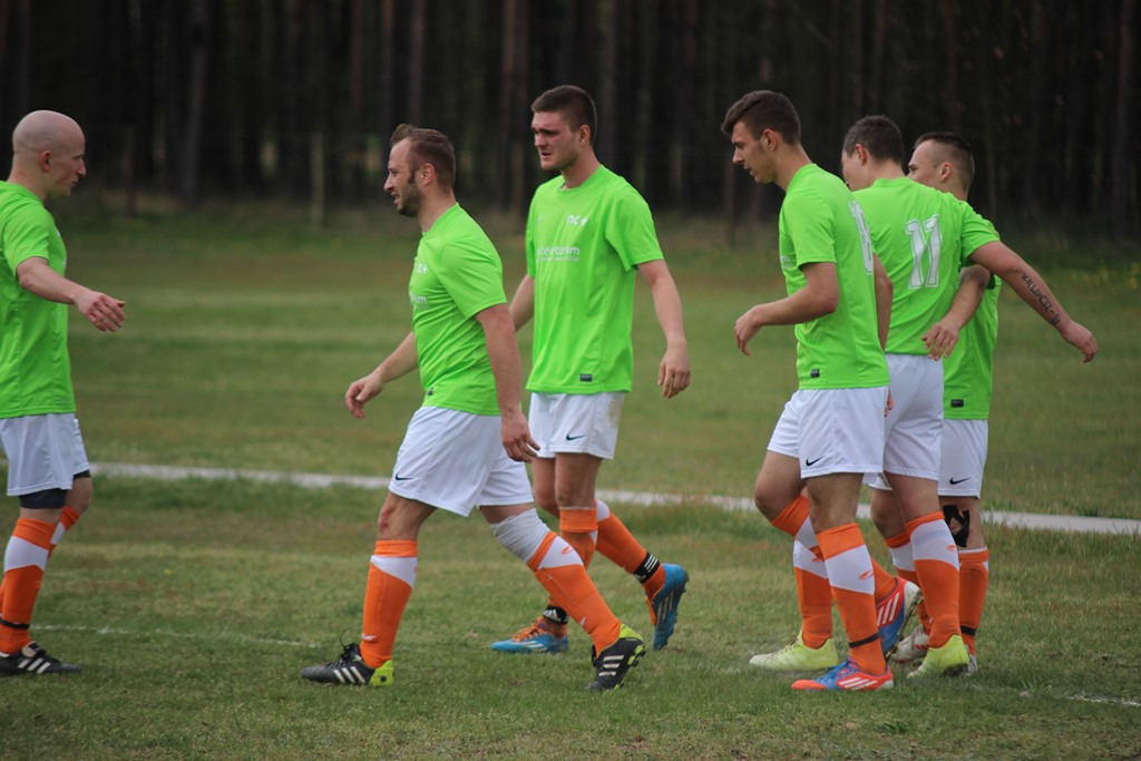Klasa B: Ikar - Korona 3:0 (1:0)