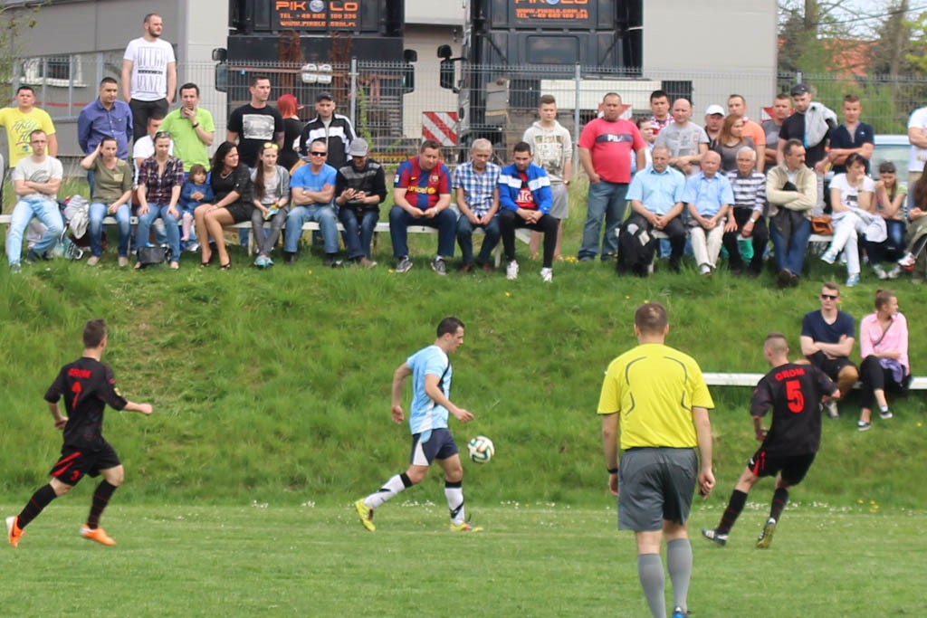 Klasa A: Błękitni - Grom 0:5 (0:1)