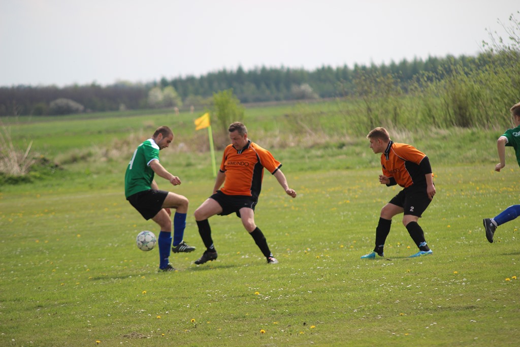 Klasa B: Czarni - 	Transportowiec 2:3