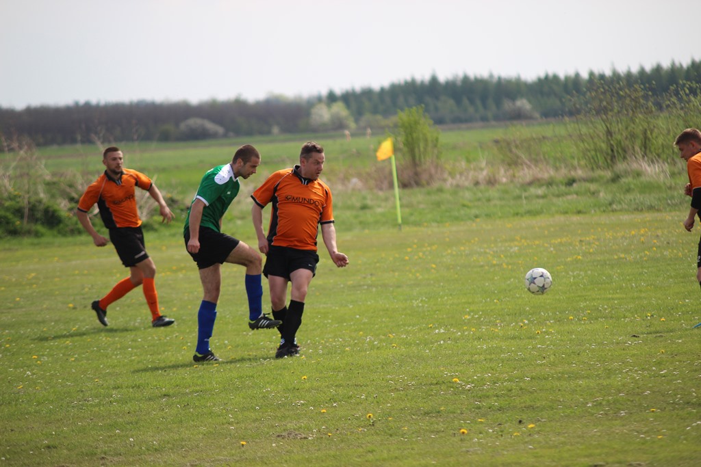 Klasa B: Czarni - 	Transportowiec 2:3