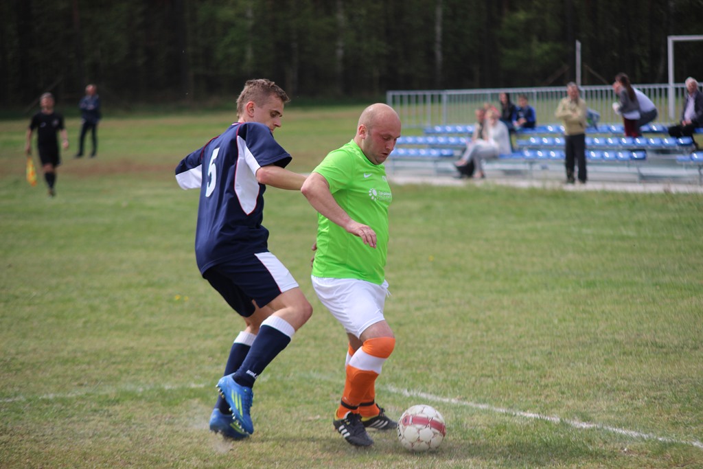 Klasa B: Ikar - Korona 3:0 (1:0)