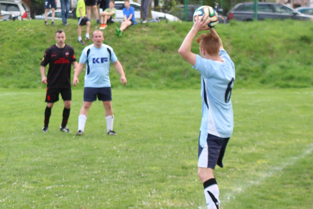 Klasa A: Błękitni - Grom 0:5 (0:1)