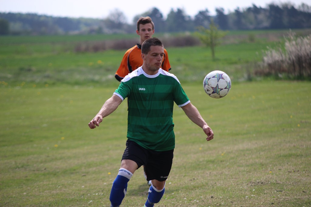 Klasa B: Czarni - 	Transportowiec 2:3