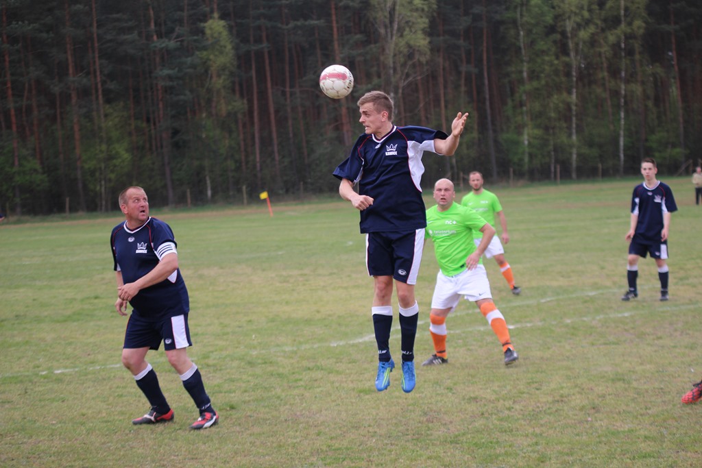 Klasa B: Ikar - Korona 3:0 (1:0)
