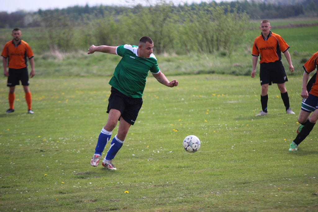 Klasa B: Czarni - 	Transportowiec 2:3