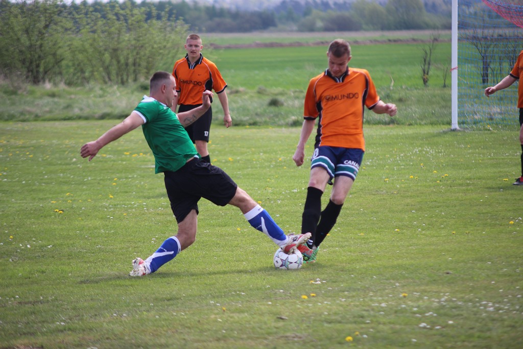 Klasa B: Czarni - 	Transportowiec 2:3