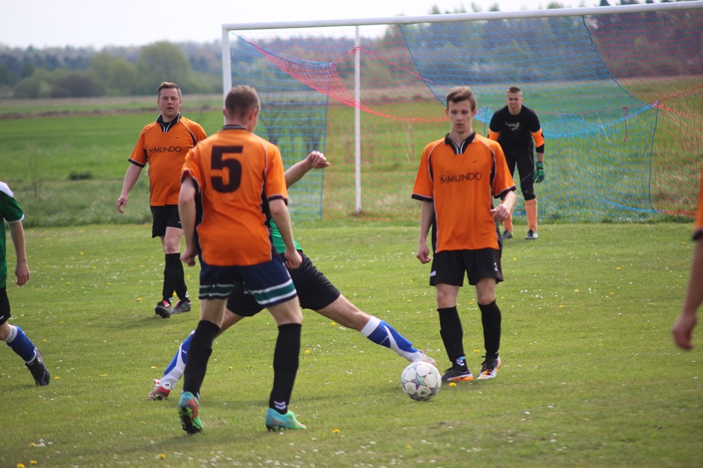 Klasa B: Czarni - 	Transportowiec 2:3