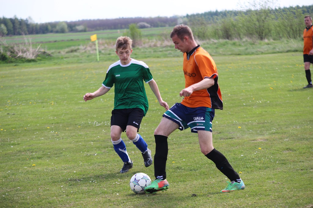 Klasa B: Czarni - 	Transportowiec 2:3