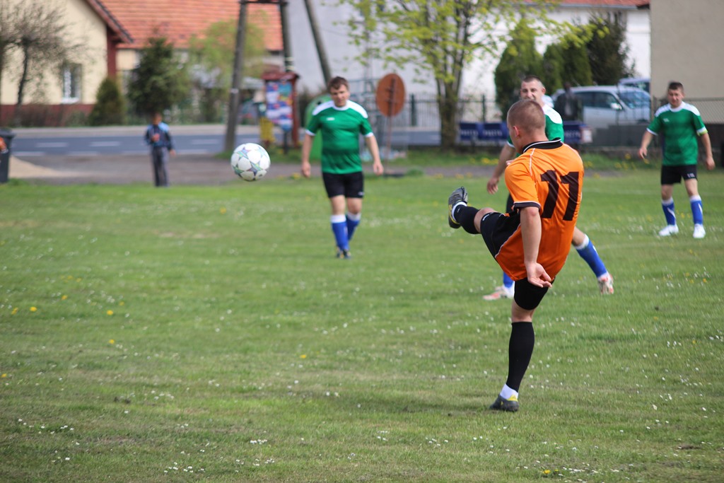 Klasa B: Czarni - 	Transportowiec 2:3