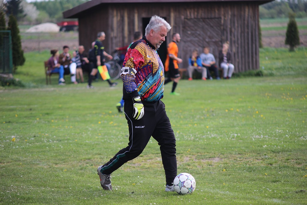 Klasa B: Czarni - 	Transportowiec 2:3