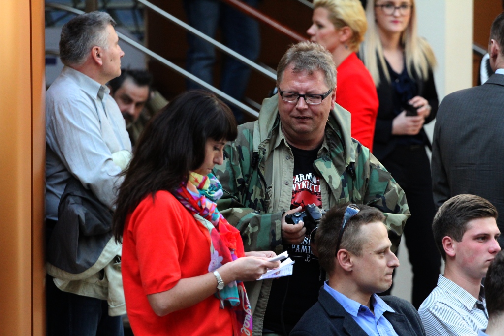 Prezydent wyjechał z Legnicy z miodem i książkami
