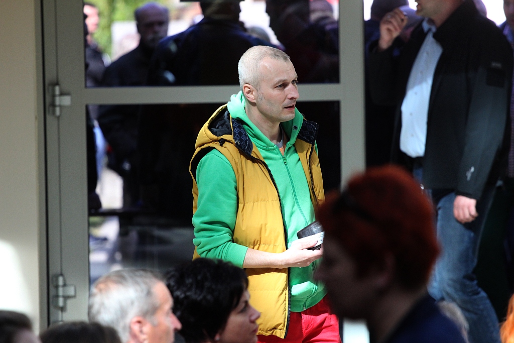 Prezydent wyjechał z Legnicy z miodem i książkami
