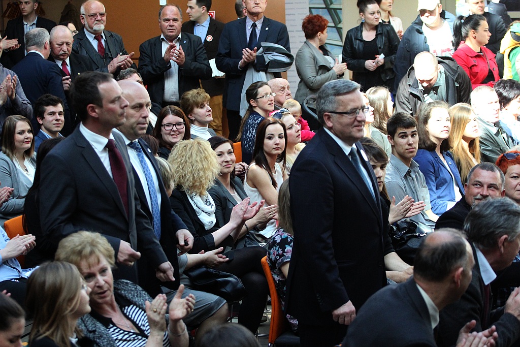 Prezydent wyjechał z Legnicy z miodem i książkami
