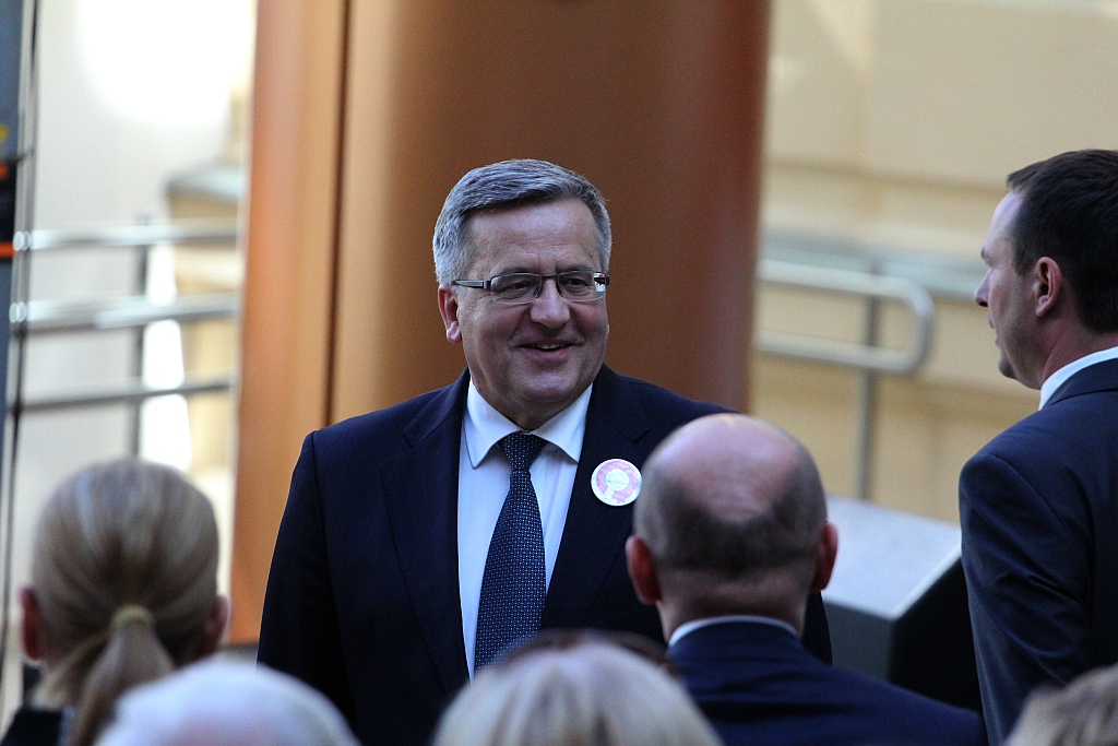 Prezydent wyjechał z Legnicy z miodem i książkami
