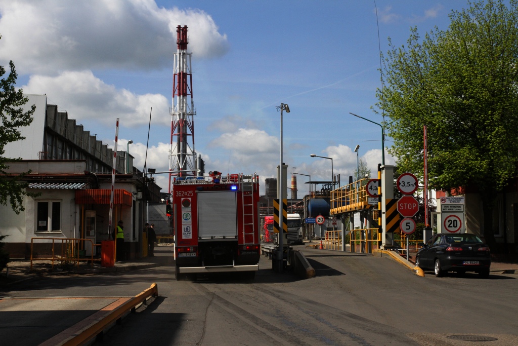 Strażacy gasili pożar w hucie. Na szczęście na niby