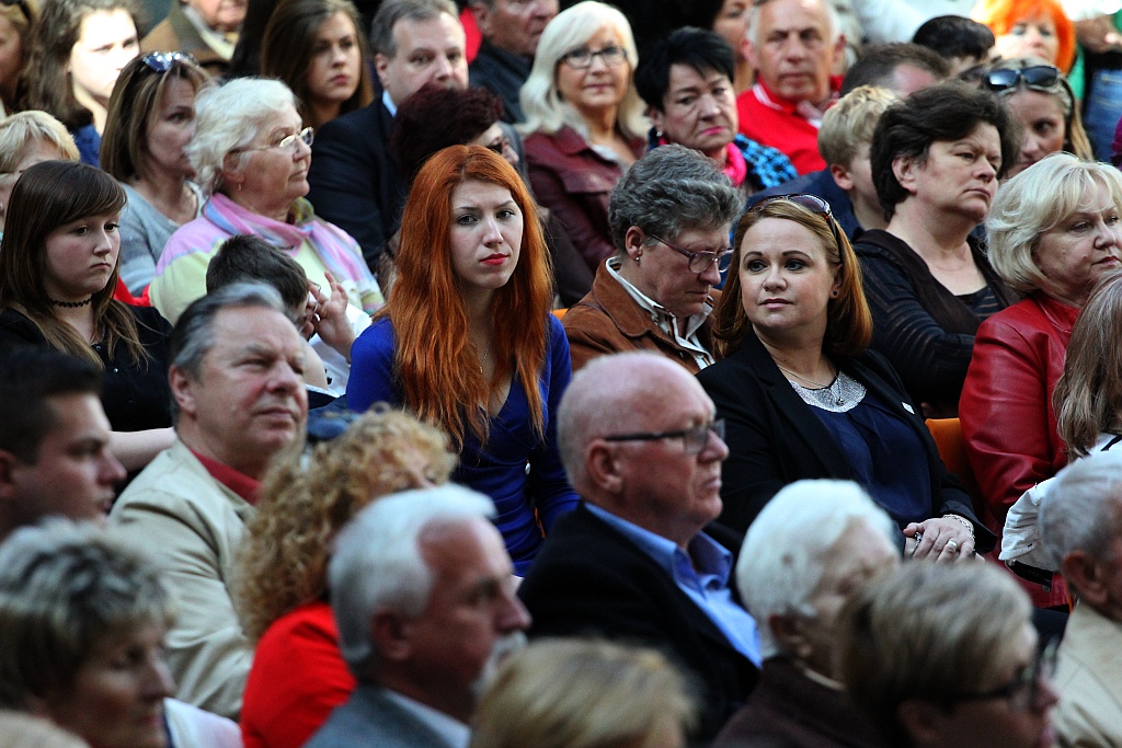 Prezydent wyjechał z Legnicy z miodem i książkami
