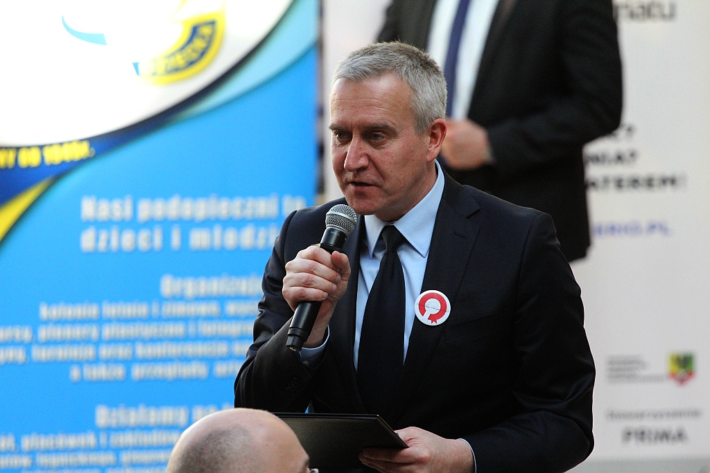 Prezydent wyjechał z Legnicy z miodem i książkami
