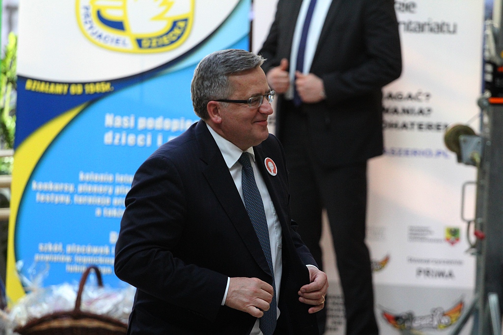 Prezydent wyjechał z Legnicy z miodem i książkami
