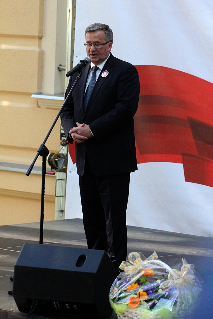 Prezydent wyjechał z Legnicy z miodem i książkami
