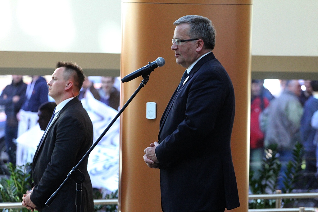 Prezydent wyjechał z Legnicy z miodem i książkami
