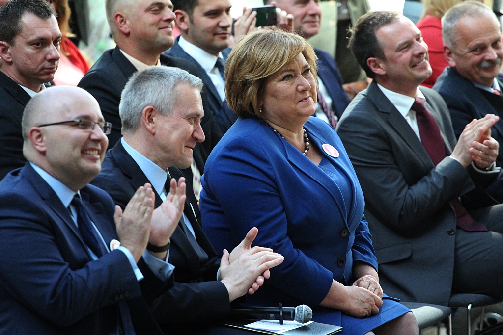 Prezydent wyjechał z Legnicy z miodem i książkami
