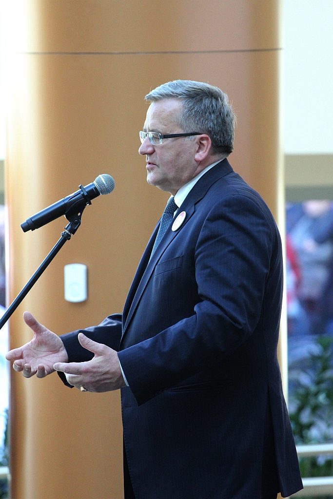 Prezydent wyjechał z Legnicy z miodem i książkami
