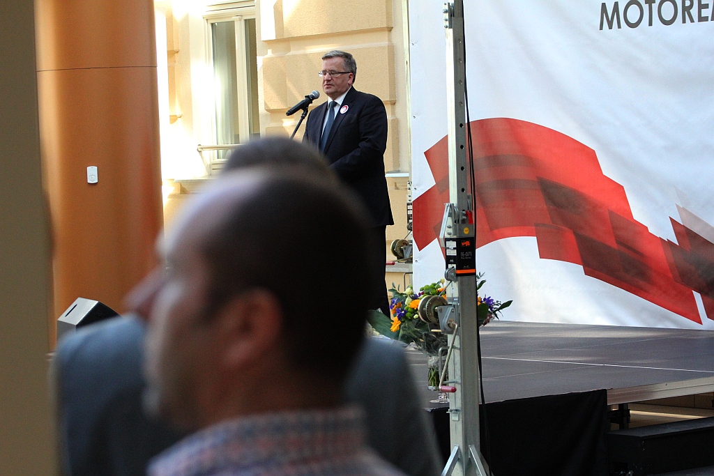 Prezydent wyjechał z Legnicy z miodem i książkami
