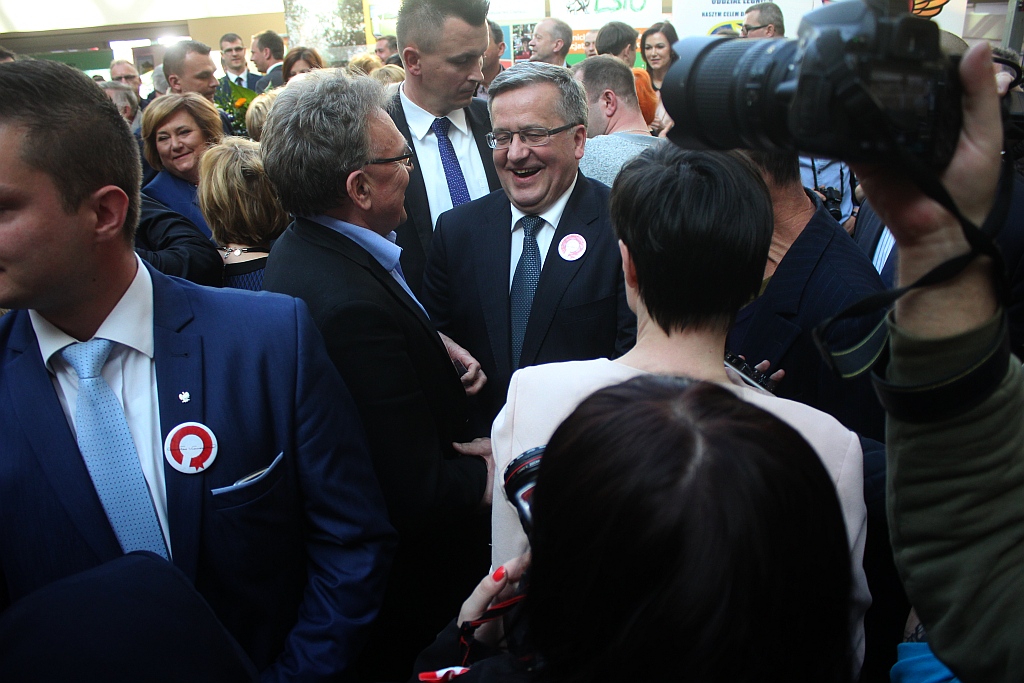 Prezydent wyjechał z Legnicy z miodem i książkami
