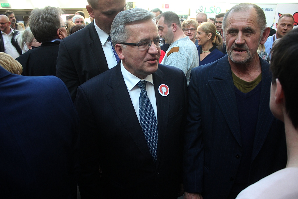 Prezydent wyjechał z Legnicy z miodem i książkami
