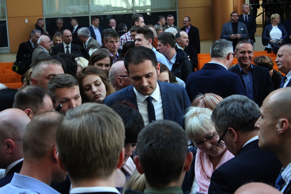 Prezydent wyjechał z Legnicy z miodem i książkami
