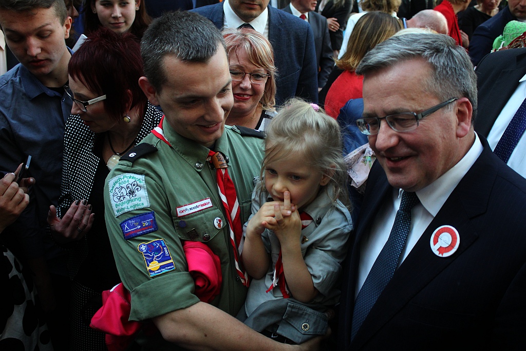 Prezydent wyjechał z Legnicy z miodem i książkami
