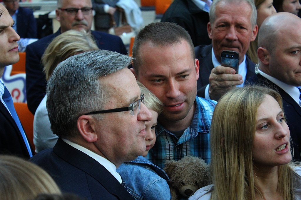 Prezydent wyjechał z Legnicy z miodem i książkami
