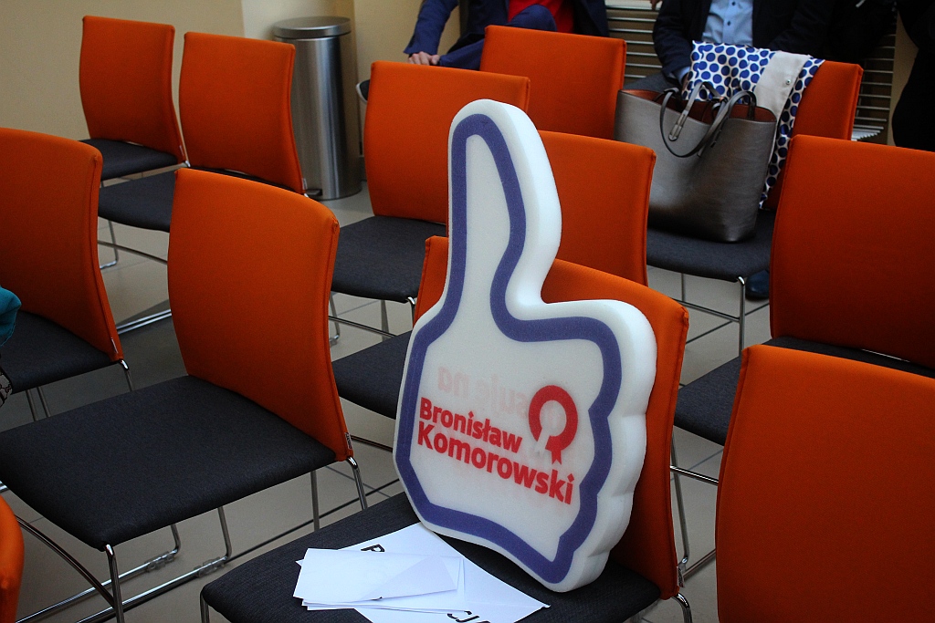 Prezydent wyjechał z Legnicy z miodem i książkami
