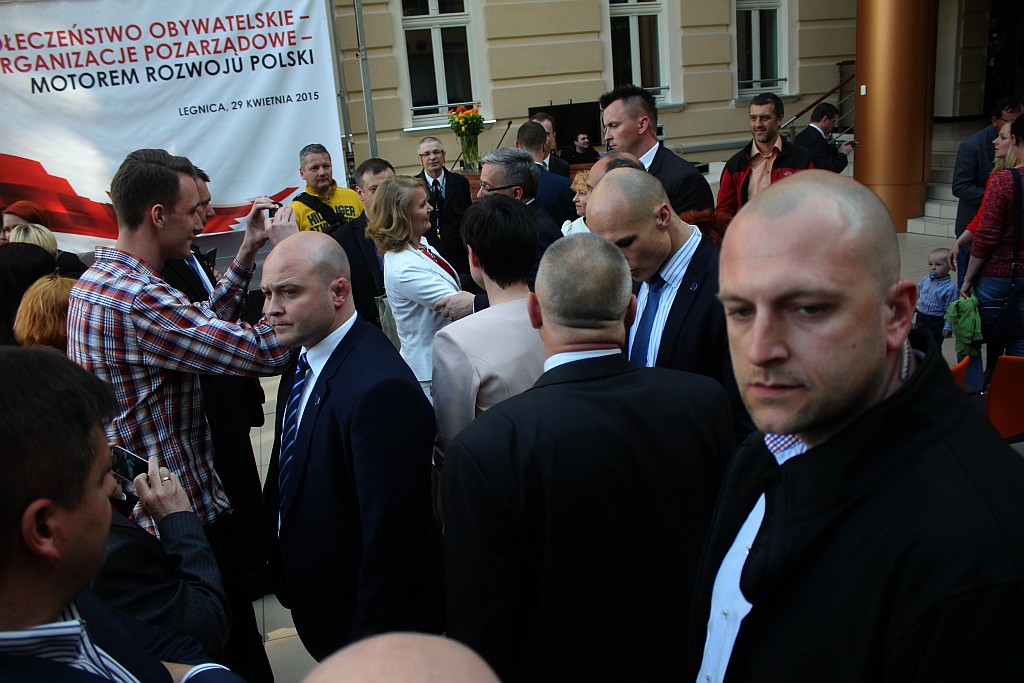 Prezydent wyjechał z Legnicy z miodem i książkami
