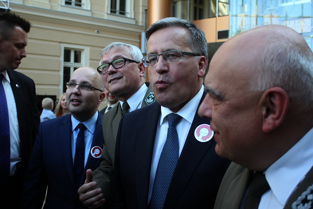 Prezydent wyjechał z Legnicy z miodem i książkami
