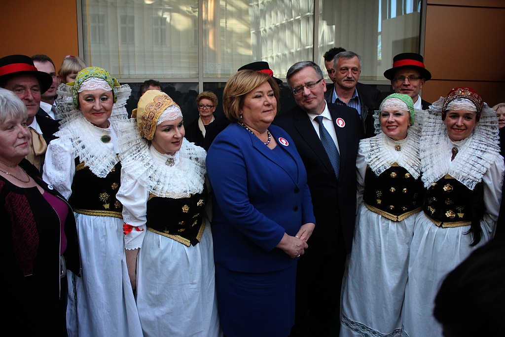 Prezydent wyjechał z Legnicy z miodem i książkami
