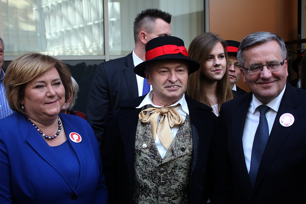 Prezydent wyjechał z Legnicy z miodem i książkami
