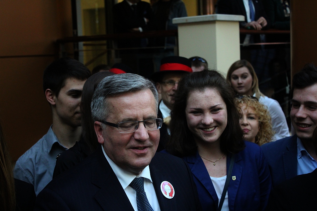 Prezydent wyjechał z Legnicy z miodem i książkami
