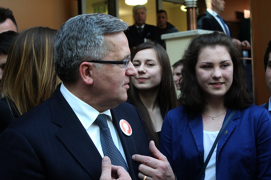 Prezydent wyjechał z Legnicy z miodem i książkami
