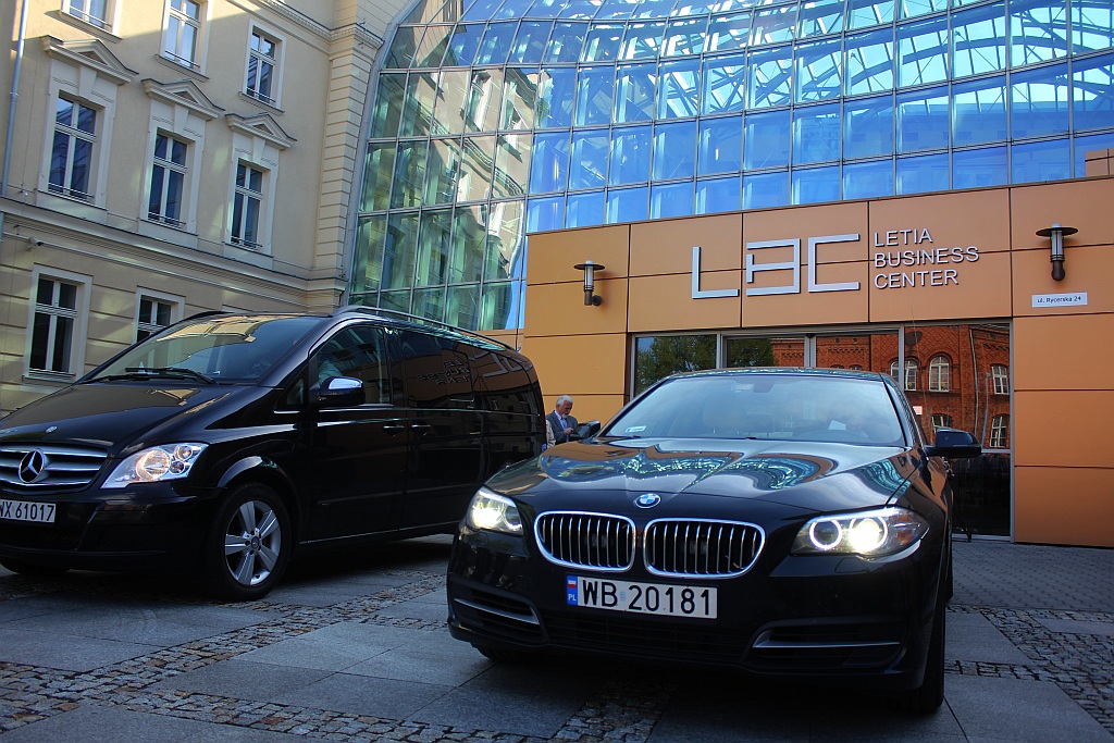 Prezydent wyjechał z Legnicy z miodem i książkami
