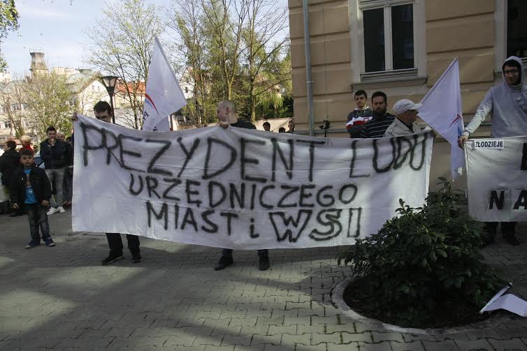 Prezydent wyjechał z Legnicy z miodem i książkami
