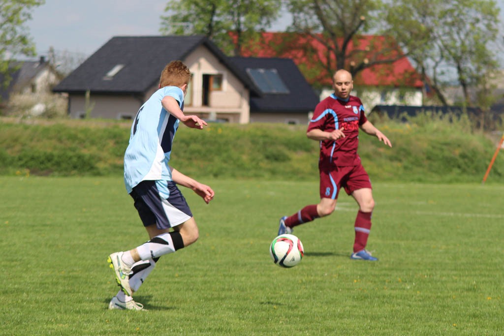Klasa A: Dąb - Błękitni 8:1 (2:0)